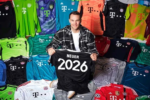 بعمر 39 عامًا.. مانويل نوير يدخل سجلات دوري الأبطال برقم قياسي جديد